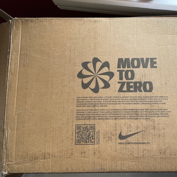 Air Jordan Low, 7M/ 8.5W, Hemp & White `21 Drop - Picture 6 of 6